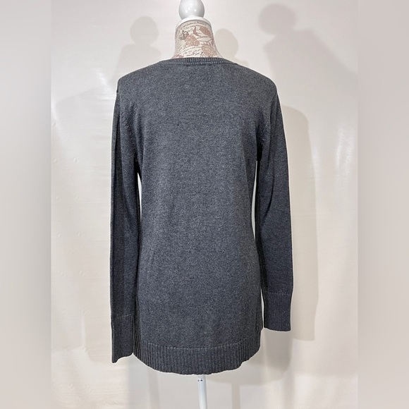H by HALSTON Charcoal gray crew neck sweater size S. - Picture 7 of 13